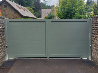 Aluminium framed, composite/upvc/aluminium infilled gates 2