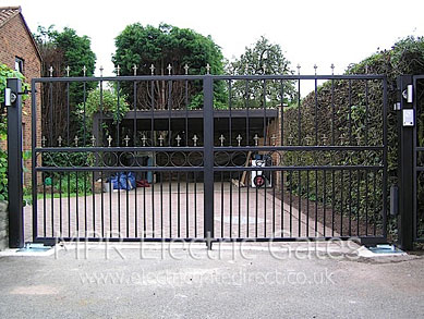 Residential Metal Gates (02)